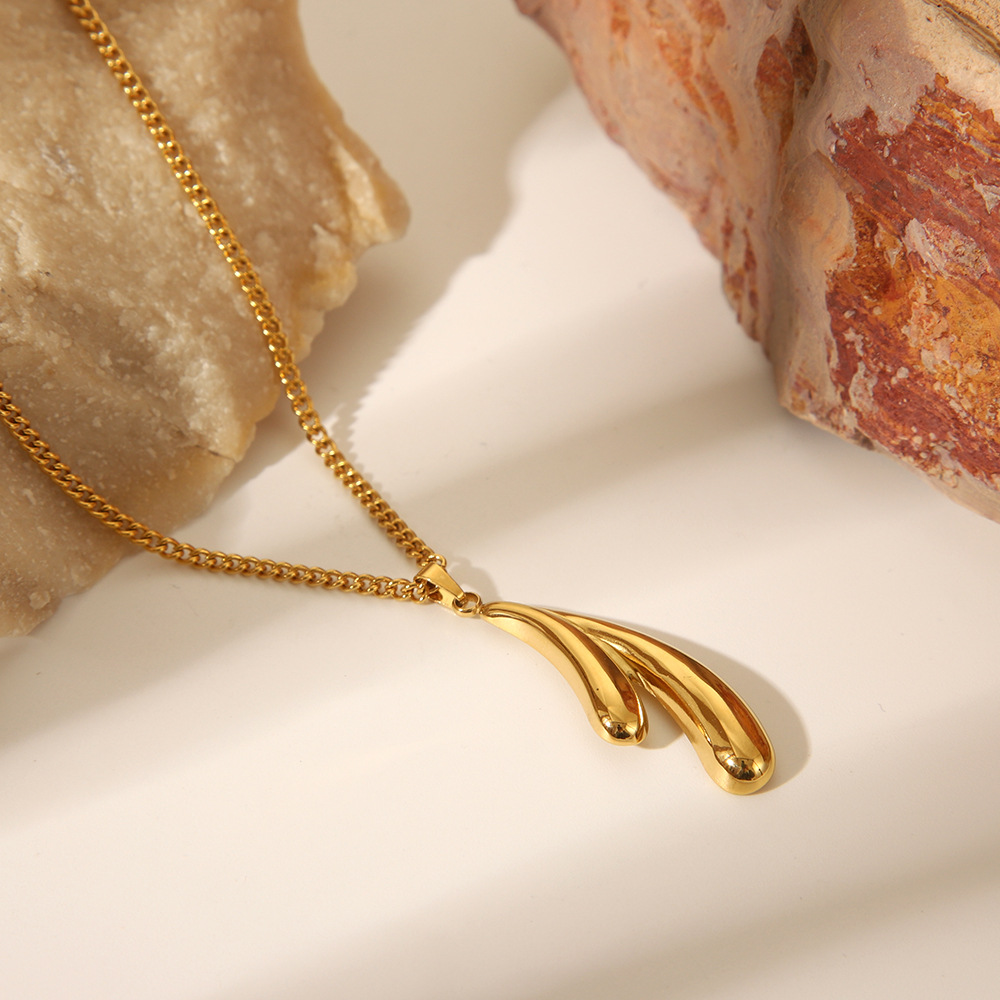 Gold Droplet Pendant Necklace